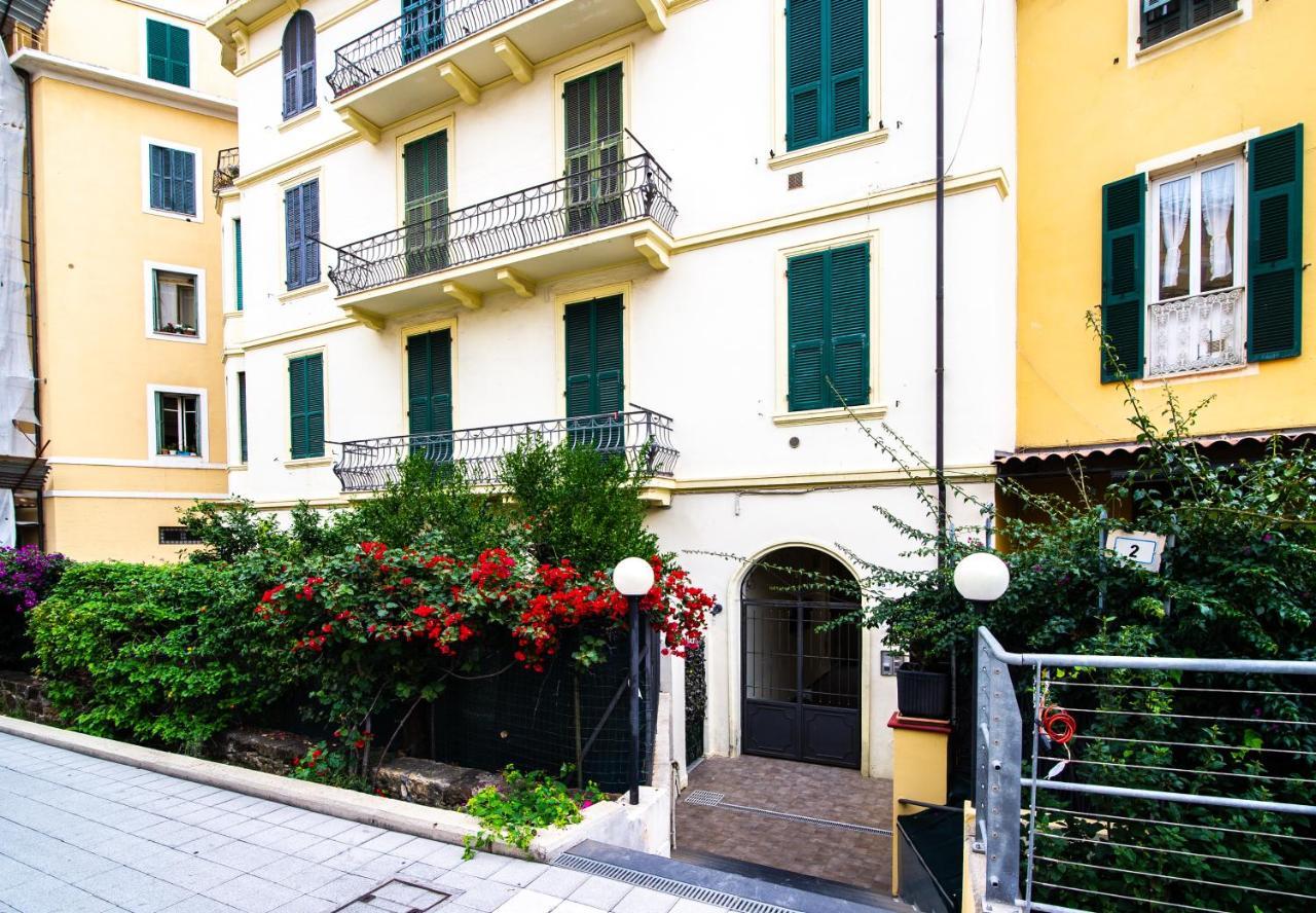 Sanremo Grand Central Apartment Exteriör bild
